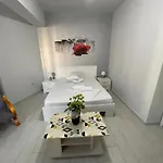 Lotus Twin * Mamaia