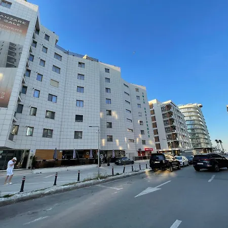 Lotus Twin Apartment Mamaia